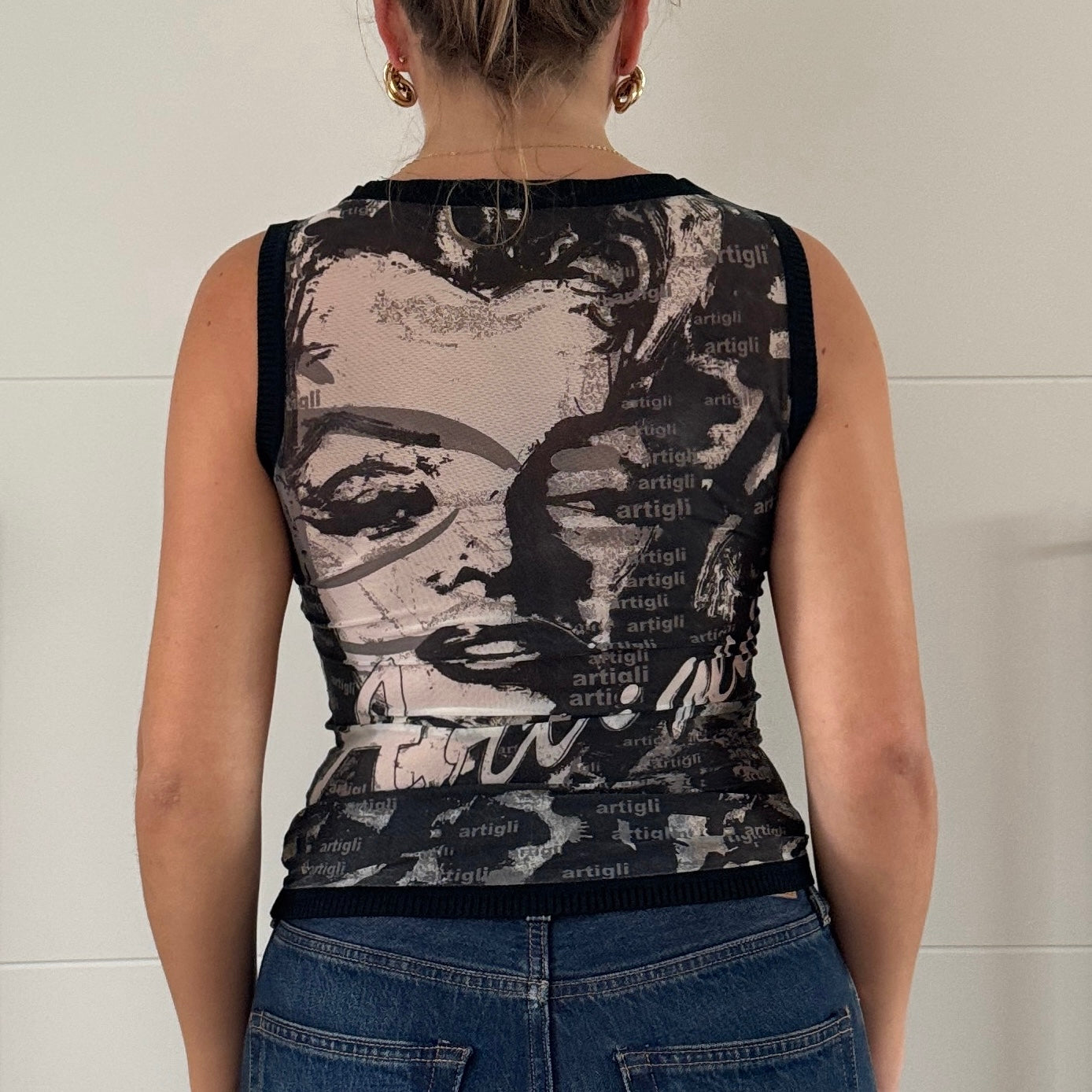 Black mesh face print top - Size S
