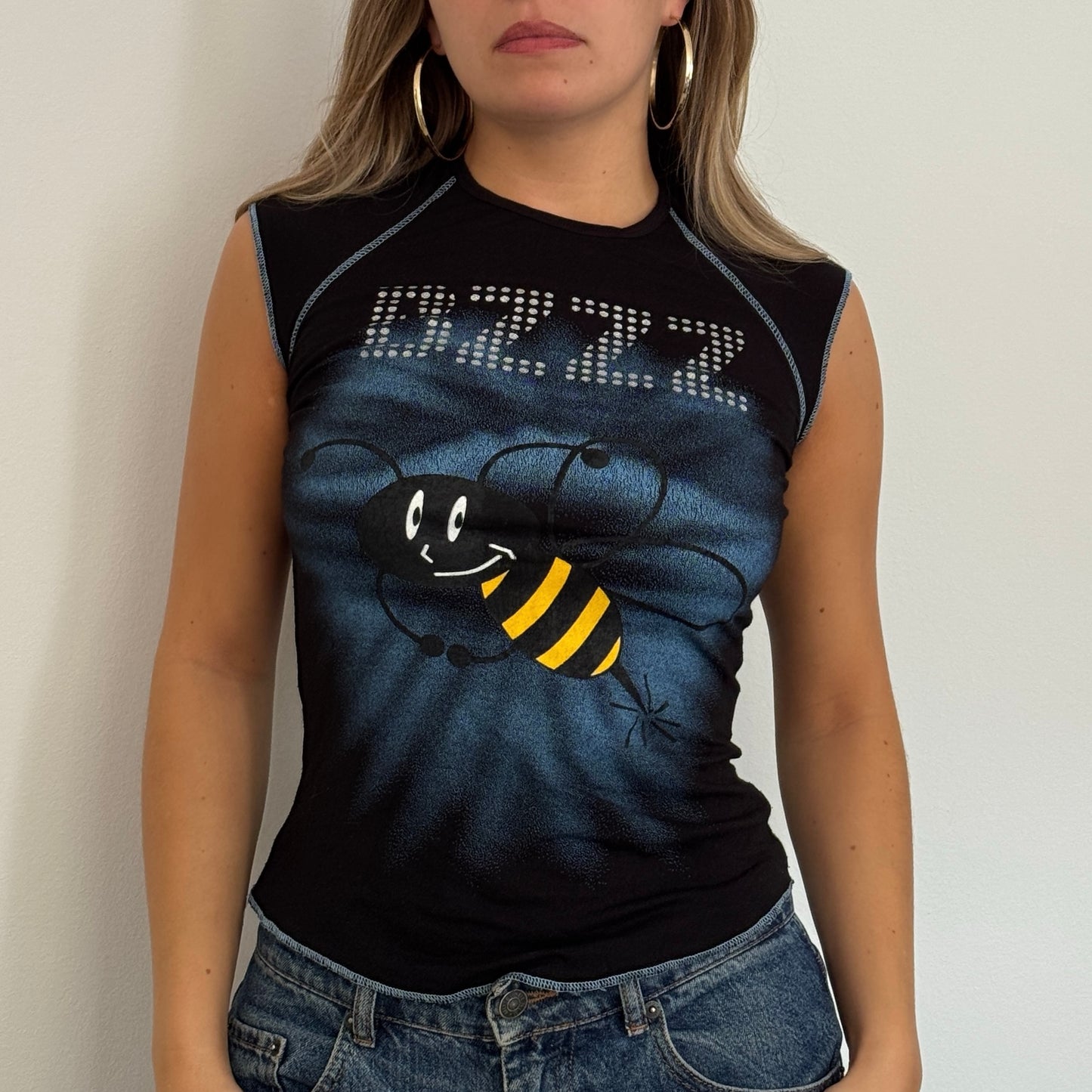 Black ‘bzzzzz’ t-shirt - Size S