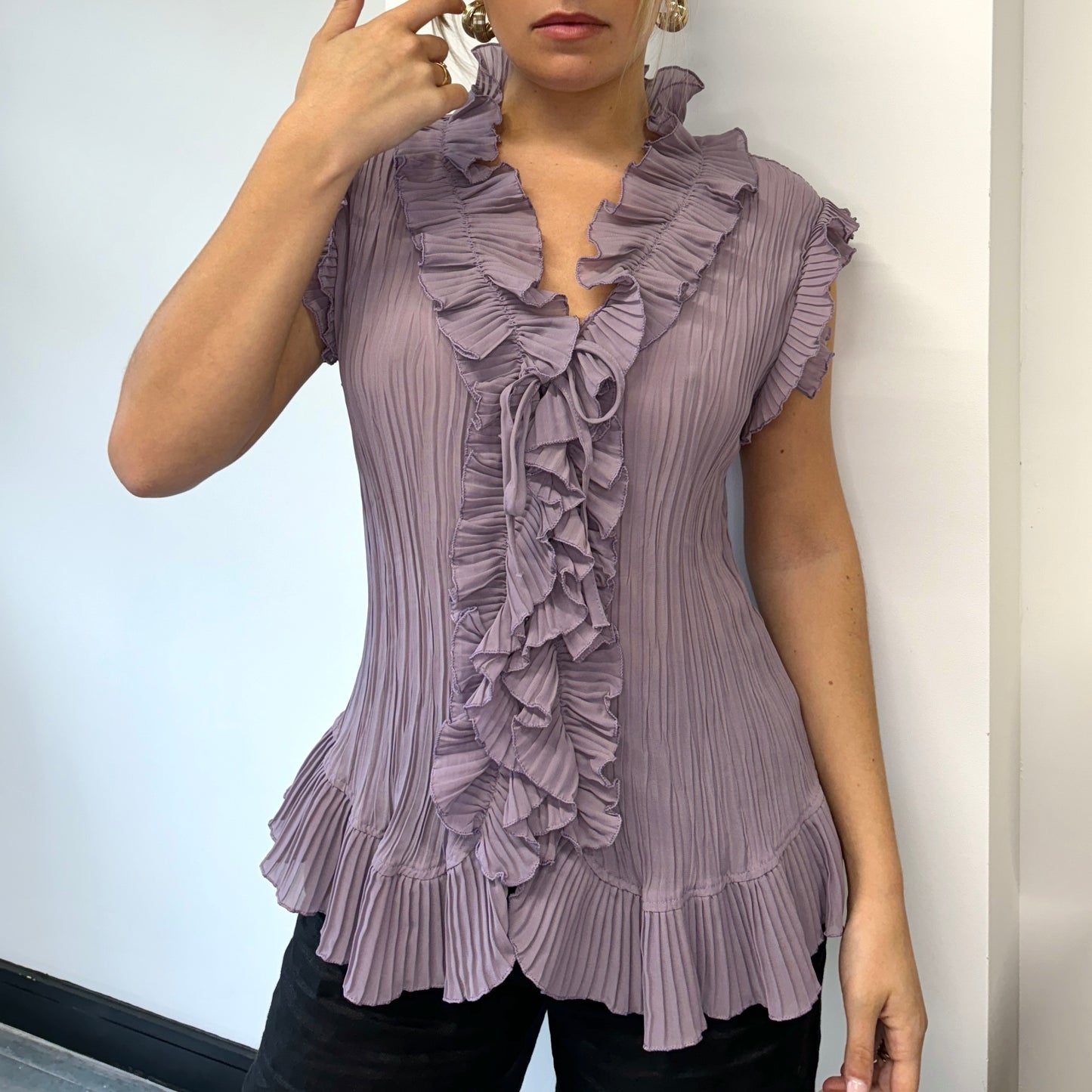 Lilac mesh ruffle blouse - Size M/L