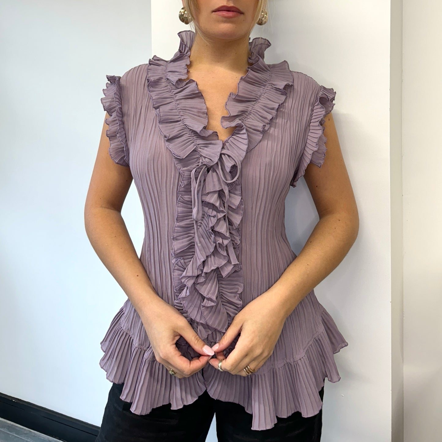 Lilac mesh ruffle blouse - Size M/L
