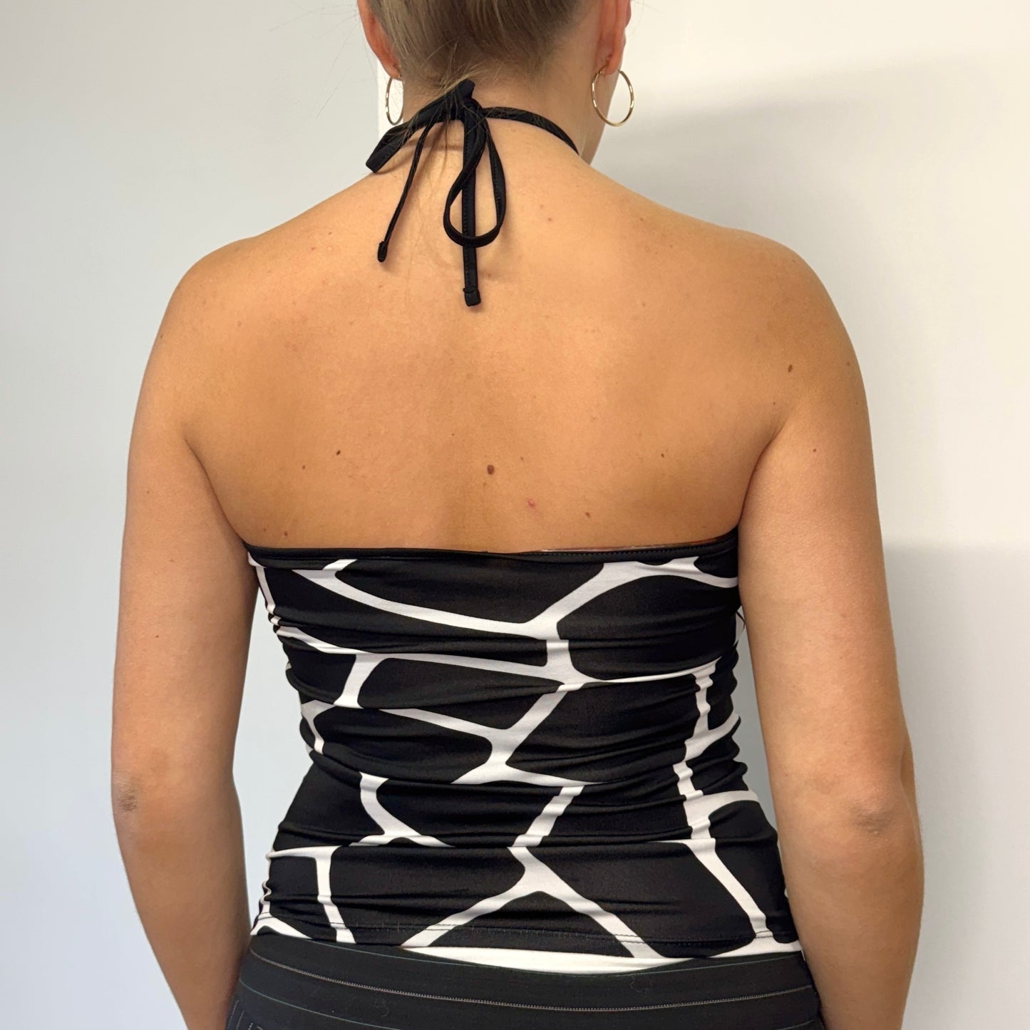 Keyhole cutout halter top - Size S