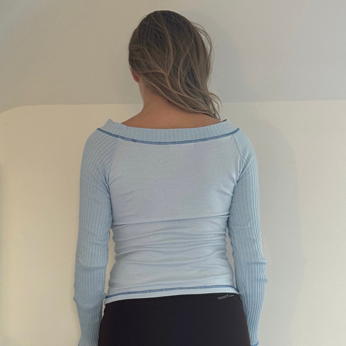Blue knit graphic top - Size S