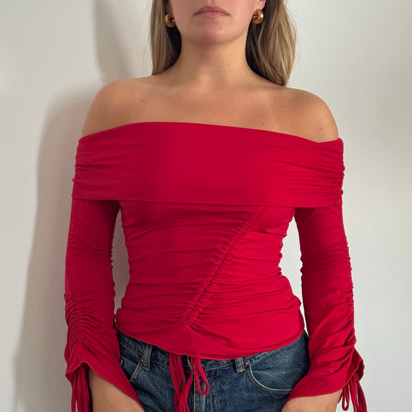 Red slinky off-the-shoulder top - Size S