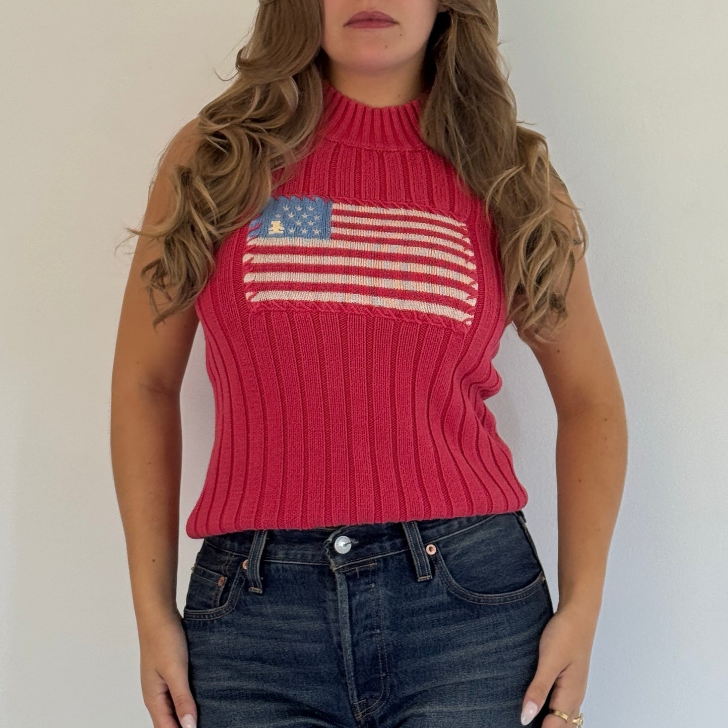 Red sleeveless knit top - Size S