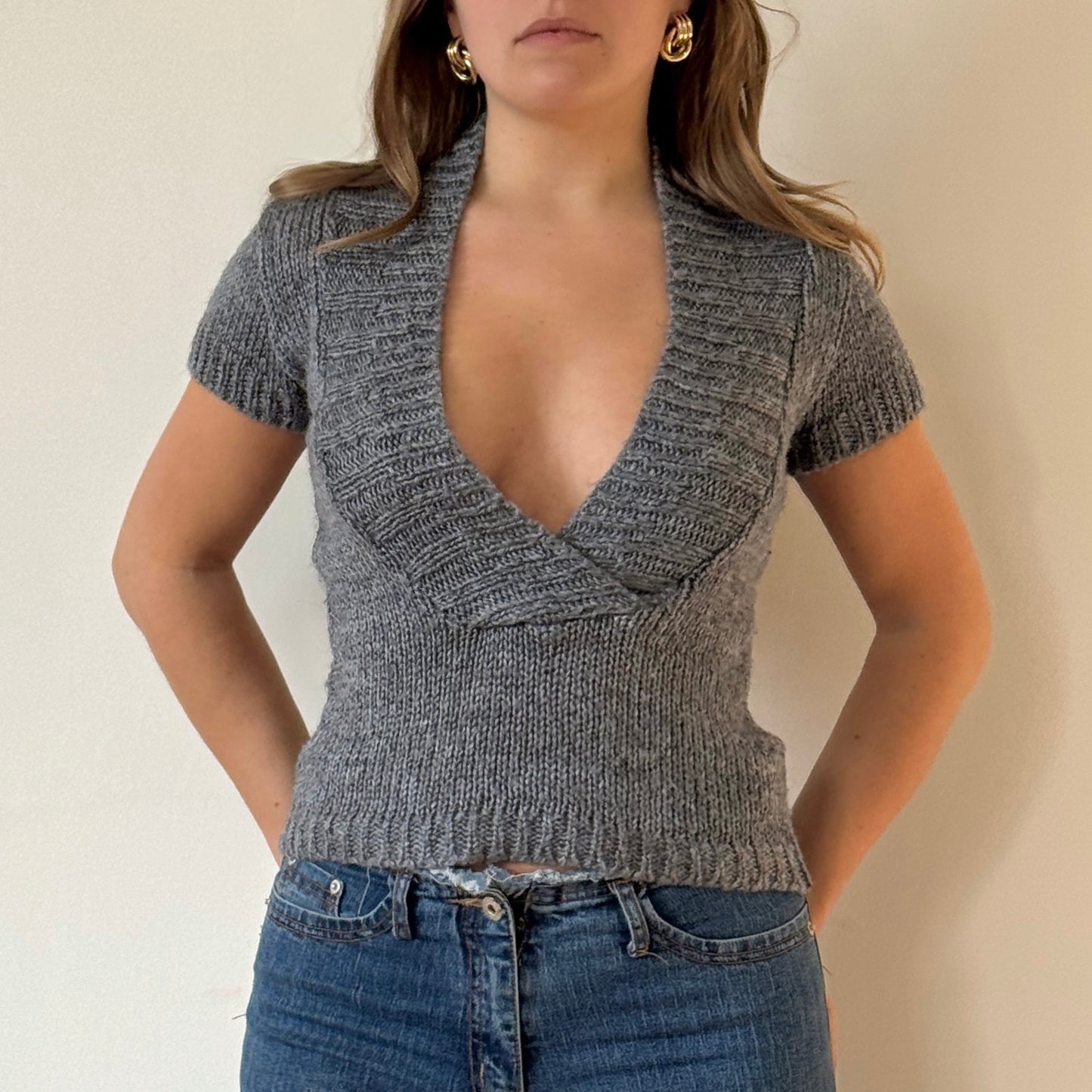 Grey knit top - Size M
