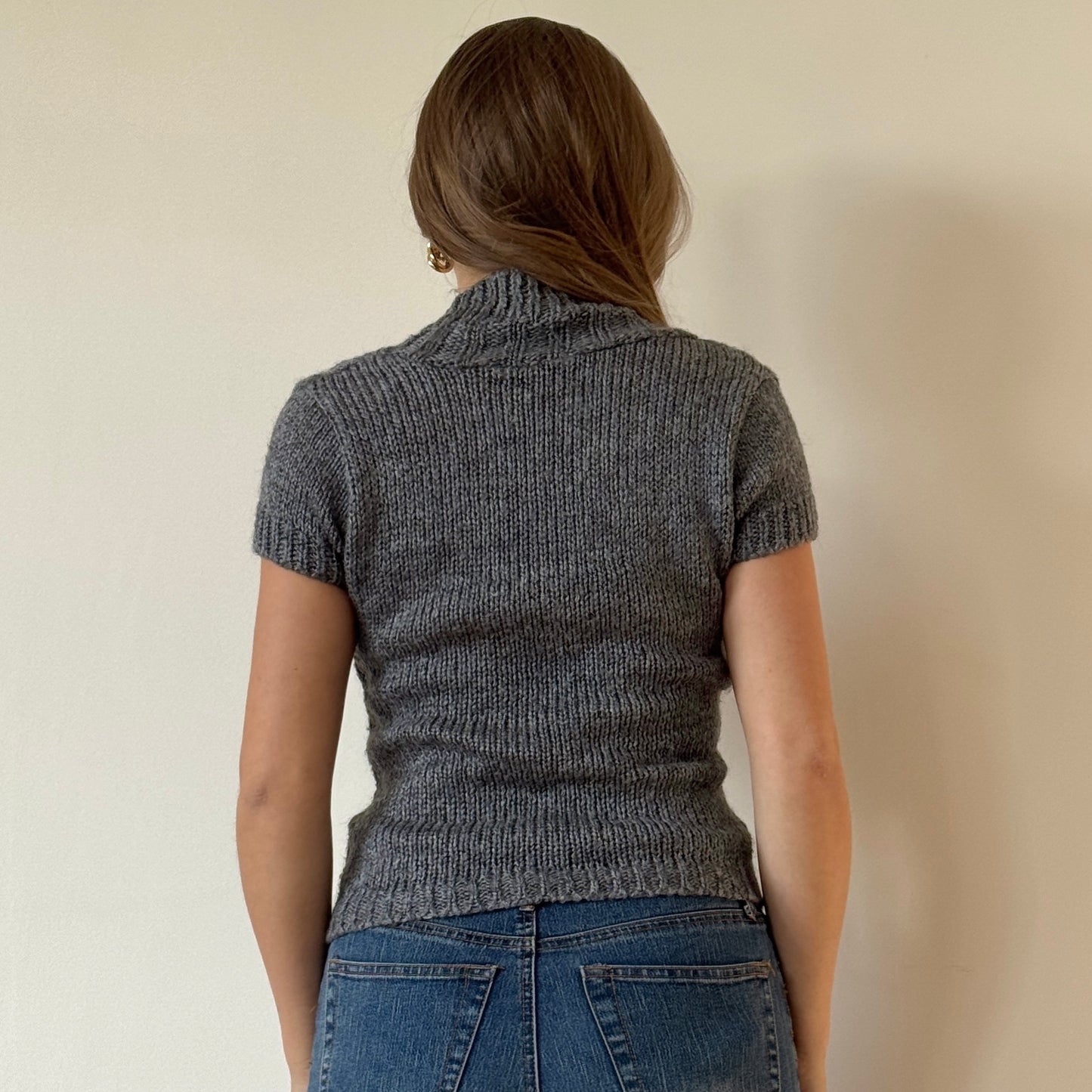 Grey knit top - Size M