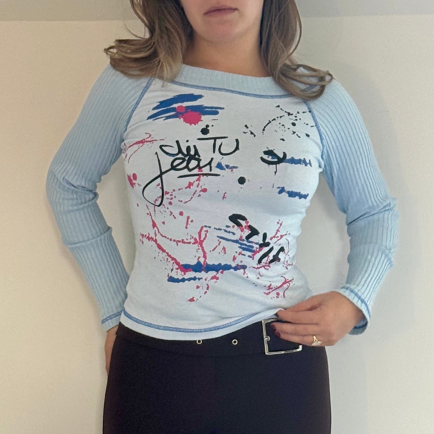 Blue knit graphic top - Size S